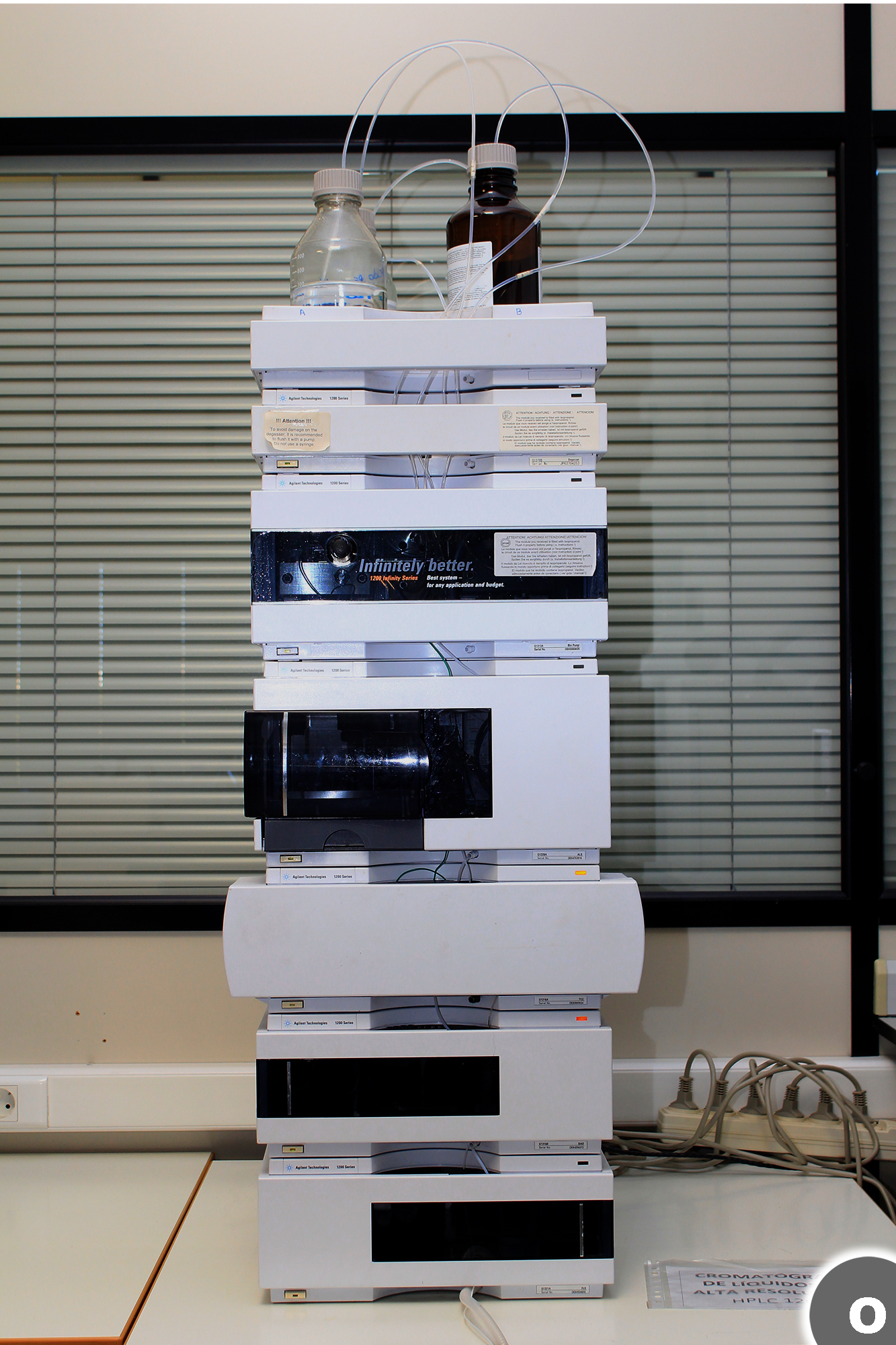 imagen Cromatógrafo líquido de alto rendimiento (HPLC, 1200, Agilent Technologies)